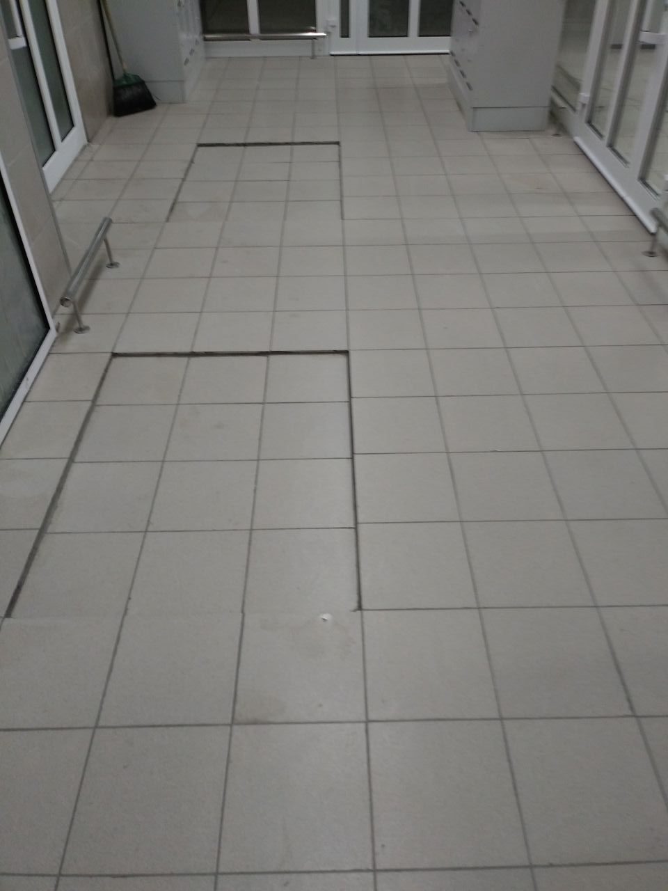 Уборка квартир и офисов от клининговой компании «Уборка тут». Химчистка мебели и мойка окон по выгодным ценам в Астрахани и области