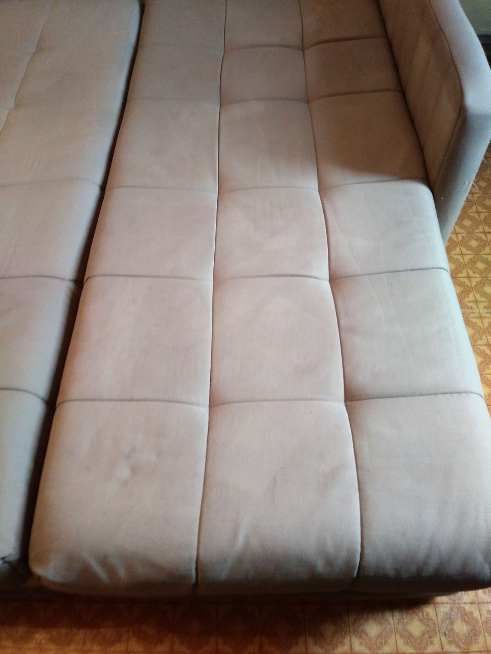 Уборка квартир и офисов от клининговой компании «Уборка тут». Химчистка мебели и мойка окон по выгодным ценам в Астрахани и области