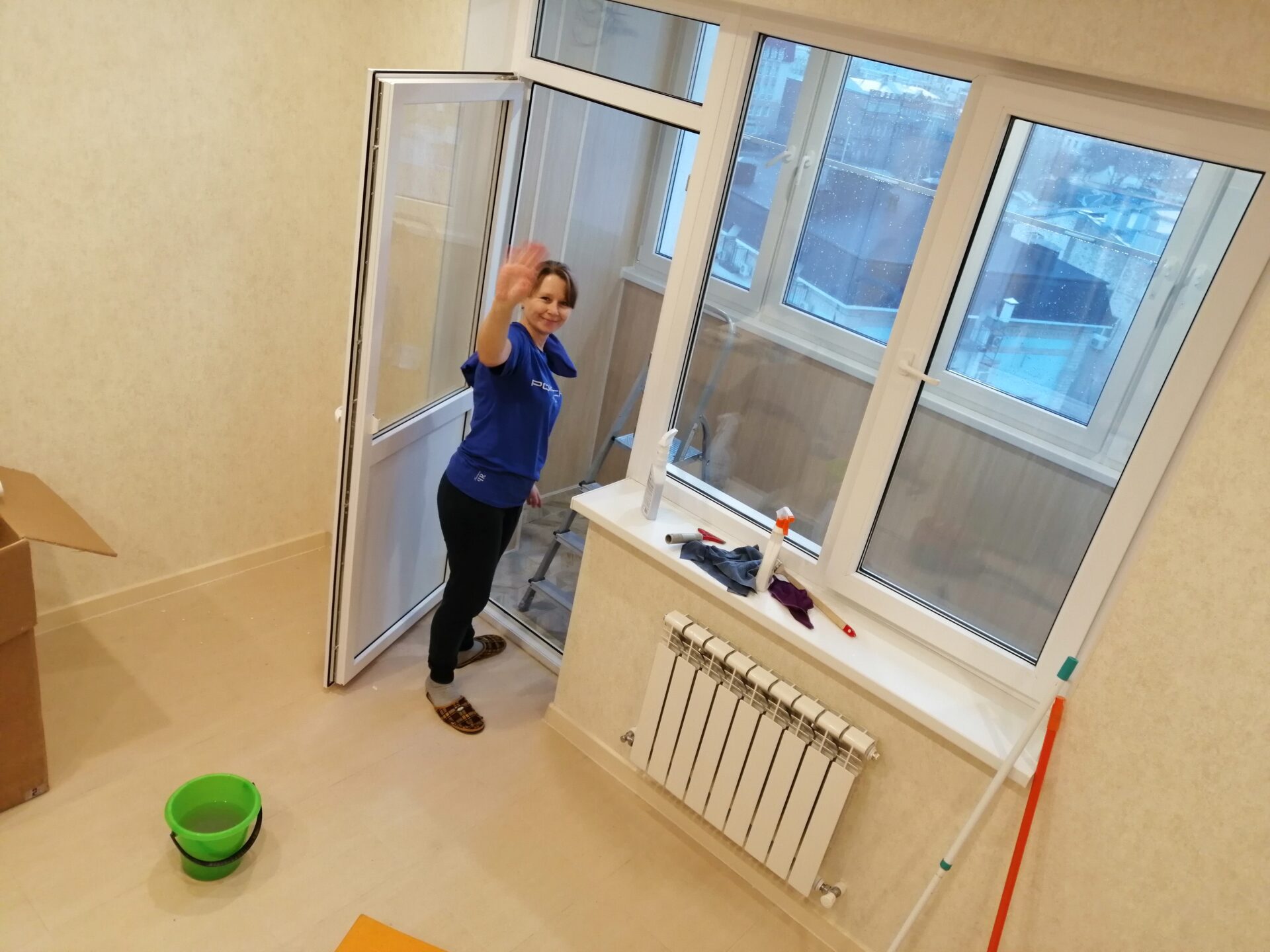 Уборка квартир и офисов от клининговой компании «Уборка тут». Химчистка мебели и мойка окон по выгодным ценам в Астрахани и области